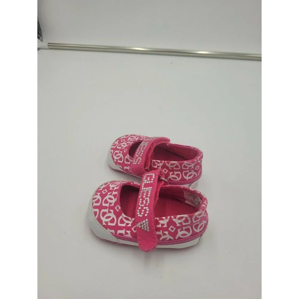 Guess Todler Shoes 0-3 Months. Size 1. Very Cute